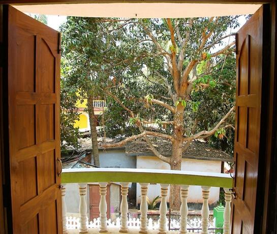 Imagen general del Hotel Fig Fin Beach Resort. Foto 10