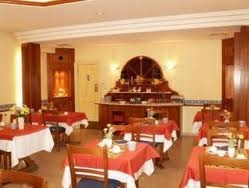 Imagen del bar/restaurante del Hotel Figaro. Foto 3