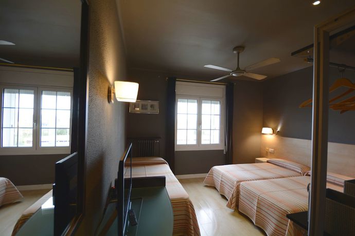 Imagen de la habitación del Hotel Figueres Parc. Foto 12