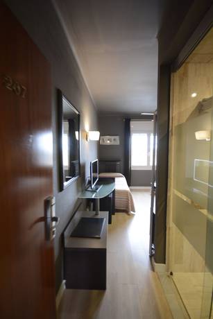 Imagen de la habitación del Hotel Figueres Parc. Foto 13