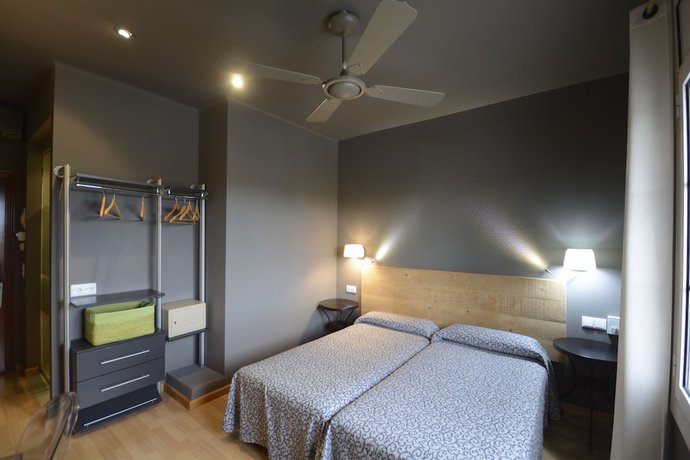 Imagen de la habitación del Hotel Figueres Parc. Foto 18