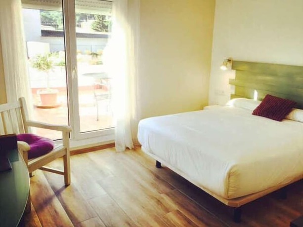 Imagen de la habitación del Hotel Figueres Parc. Foto 20