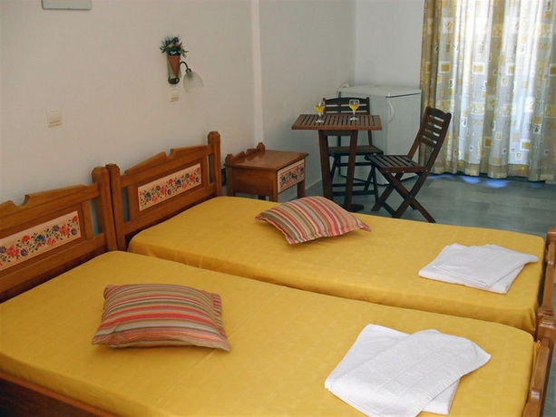 Imagen de la habitación del Hotel Fikas. Foto 4