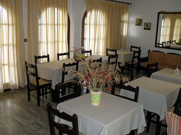 Imagen del bar/restaurante del Hotel Fikas. Foto 3