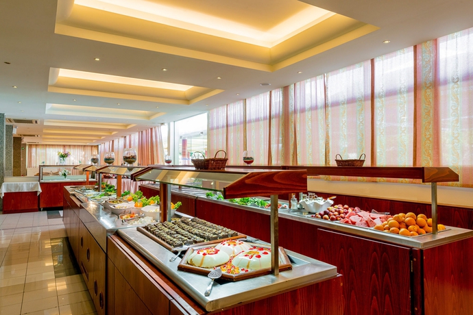 Imagen del bar/restaurante del Hotel Filerimos Village - All Inclusive. Foto 3