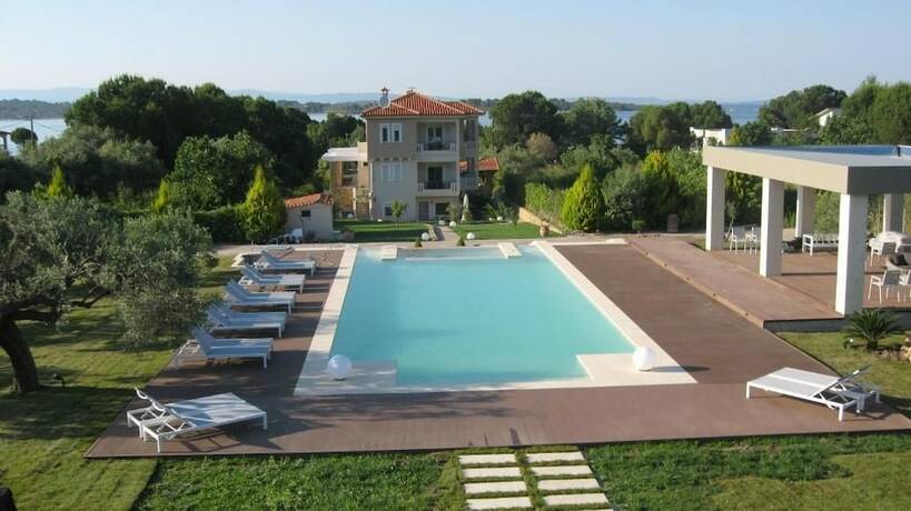 Imagen general del Hotel Fillis House. Foto 9