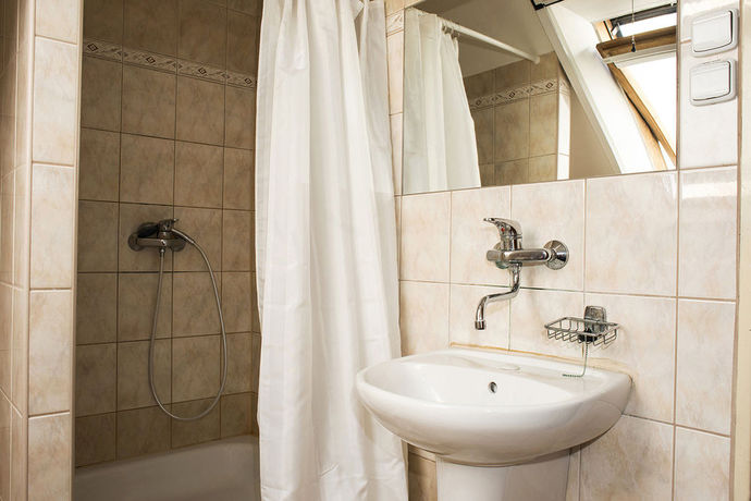 Imagen de la habitación del Hotel Film. Foto 3