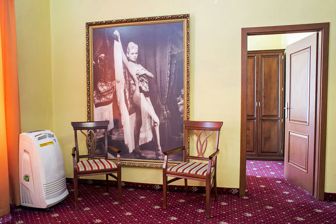 Imagen de la habitación del Hotel Film. Foto 12