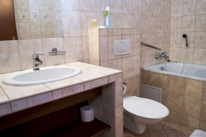 Imagen de la habitación del Hotel Film. Foto 14