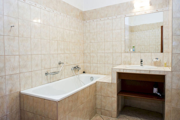 Imagen de la habitación del Hotel Film. Foto 16