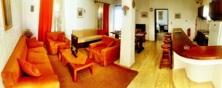 Imagen de la habitación del Hotel Filoxenia Villa. Foto 17