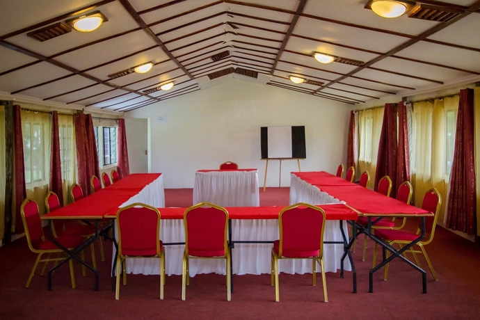Imagen de los interiores del Hotel Fina Gardens Resort. Foto 17