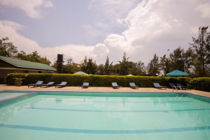 Imagen de la piscina del Hotel Fina Gardens Resort. Foto 18
