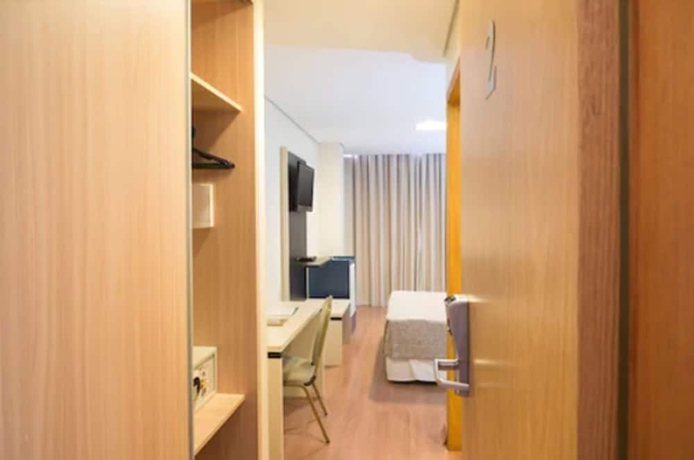 Imagen de la habitación del Hotel Financial. Foto 8