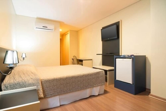 Imagen de la habitación del Hotel Financial. Foto 11