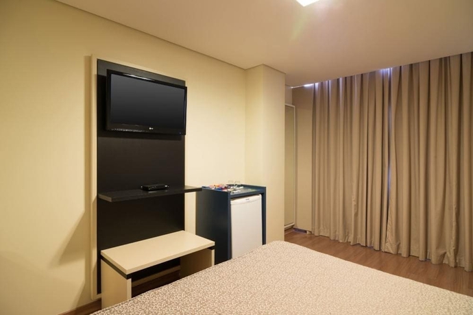 Imagen de la habitación del Hotel Financial. Foto 14