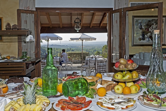 Imagen del bar/restaurante del Hotel Finca Albellons. Foto 2