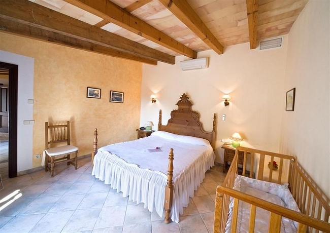 Imagen de la habitación del Hotel Finca Albellons. Foto 5