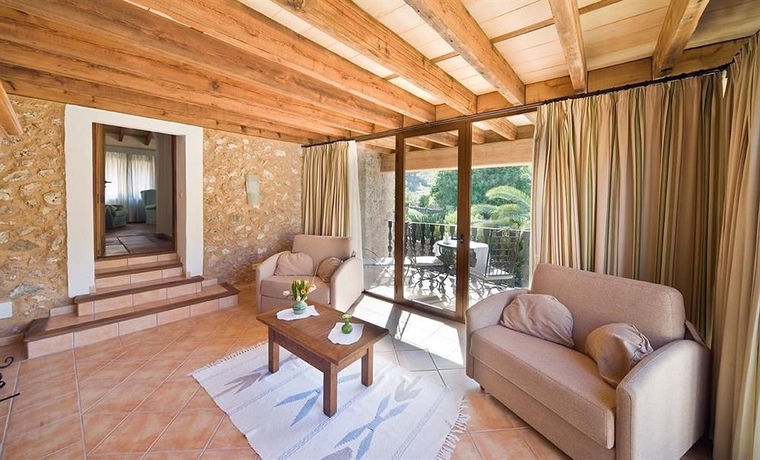 Imagen de los interiores del Hotel Finca Albellons. Foto 10