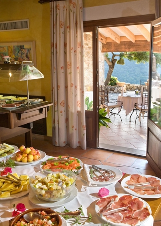 Imagen del bar/restaurante del Hotel Finca Albellons. Foto 4