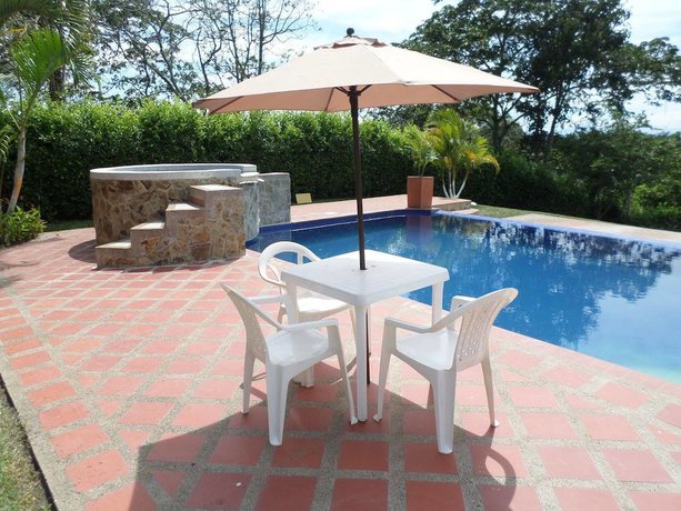 Imagen de la piscina del Hotel Finca Cafetos. Foto 16