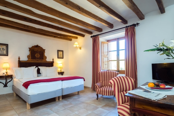 Imagen de la habitación del Hotel Finca Can Estades. Foto 7