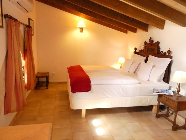 Imagen de la habitación del Hotel Finca Can Estades. Foto 12