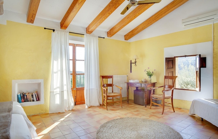 Imagen de la habitación del Hotel Finca Es Castell. Foto 3