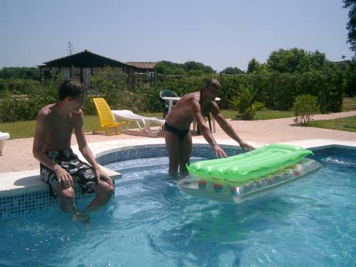 Imagen de la piscina del Hotel Finca Esmeralda. Foto 14