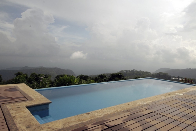 Imagen de la piscina del Hotel Finca Hamburgo. Foto 17