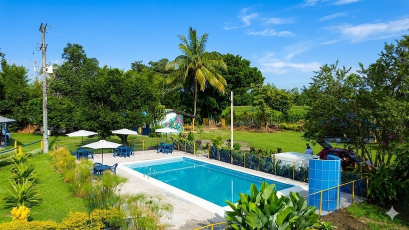 Imagen de la piscina del Hotel Finca La Herencia Cafetera. Foto 12