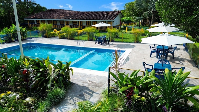 Imagen de la piscina del Hotel Finca La Herencia Cafetera. Foto 15
