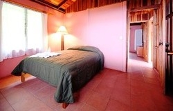 Imagen de la habitación del Hotel Finca Luna Nueva Lodge. Foto 8