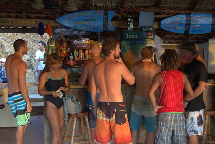 Imagen del bar/restaurante del Hotel Finca Popoyo. Foto 7