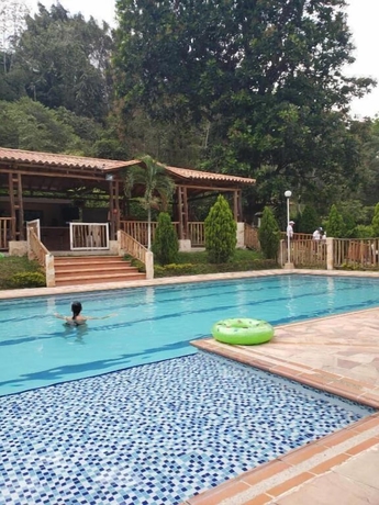 Imagen de la piscina del Hotel Finca Villa Nathaly. Foto 11