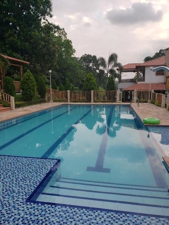 Imagen de la piscina del Hotel Finca Villa Nathaly. Foto 16