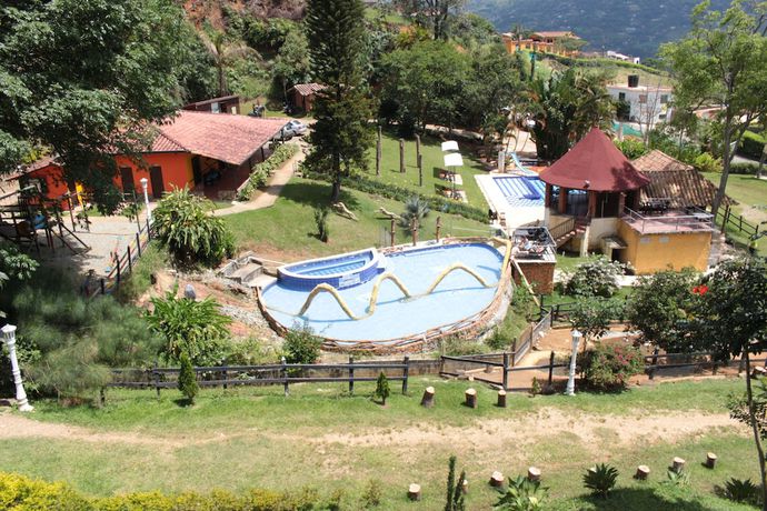 Imagen de la piscina del Hotel Finca el Cielo, Girardota. Foto 16