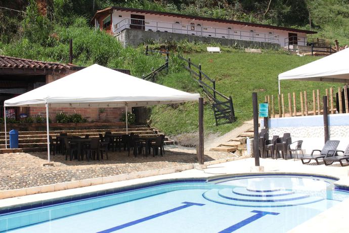 Imagen de la piscina del Hotel Finca el Cielo, Girardota. Foto 17