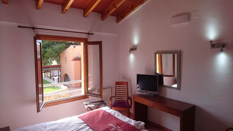 Imagen de la habitación del Hotel Fincahotel Cases De Sant Jaume. Foto 10