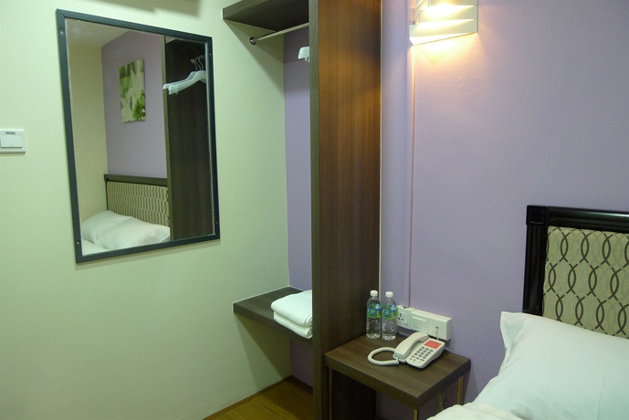 Imagen de la habitación del Hotel Fine. Foto 4