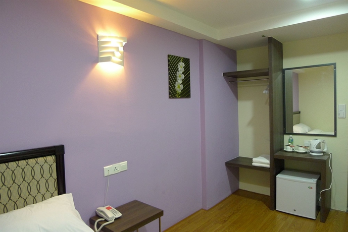 Imagen de la habitación del Hotel Fine. Foto 10