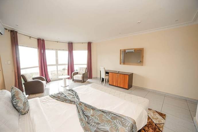 Imagen de la habitación del Hotel Fini Bobende. Foto 9