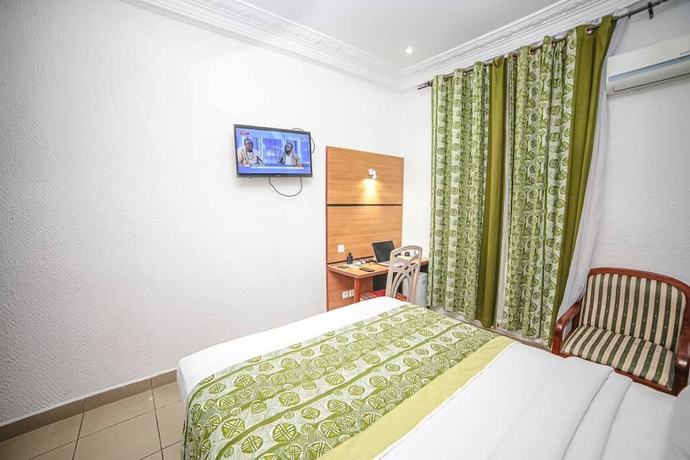 Imagen de la habitación del Hotel Fini Bobende. Foto 11