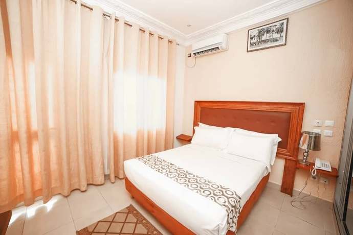 Imagen de la habitación del Hotel Fini Bobende. Foto 12