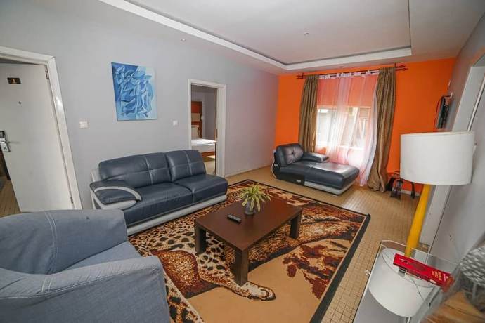 Imagen de la habitación del Hotel Fini Bobende. Foto 16