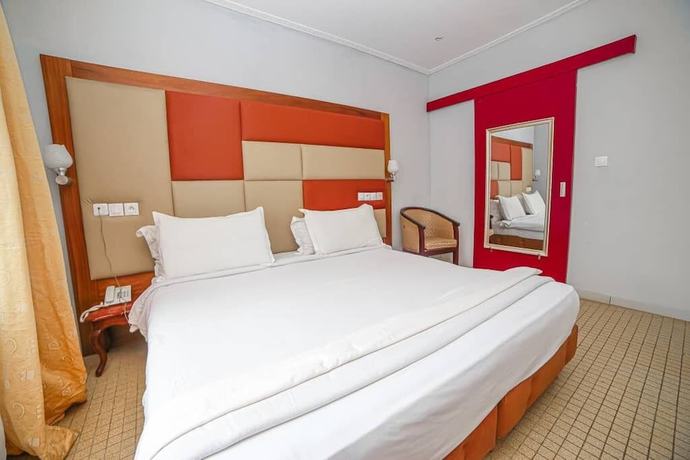 Imagen de la habitación del Hotel Fini Bobende. Foto 19