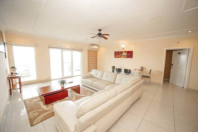 Imagen de la habitación del Hotel Fini Bobende. Foto 20