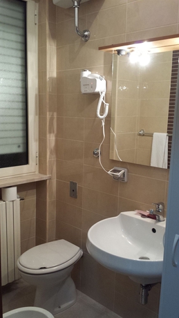 Imagen de la habitación del Hotel Fini. Foto 7