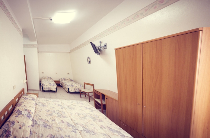 Imagen de la habitación del Hotel Fini. Foto 13