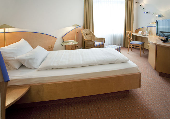 Imagen de la piscina del Hotel Fini Resort Badenweiler. Foto 16